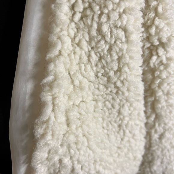 Brand new H&M white fuzzy coat - Picture 5 of 7